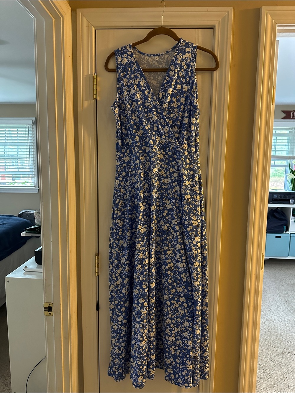 Sleeveless Blue Floral Maxi Dress with V-Neck Wrap